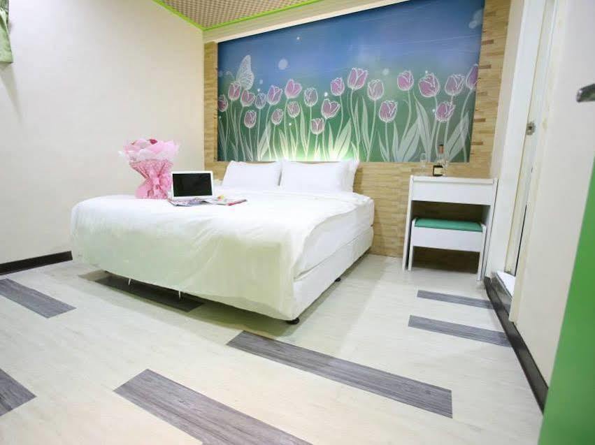 Clover House-自助式無人旅店 Zhongli Eksteriør billede